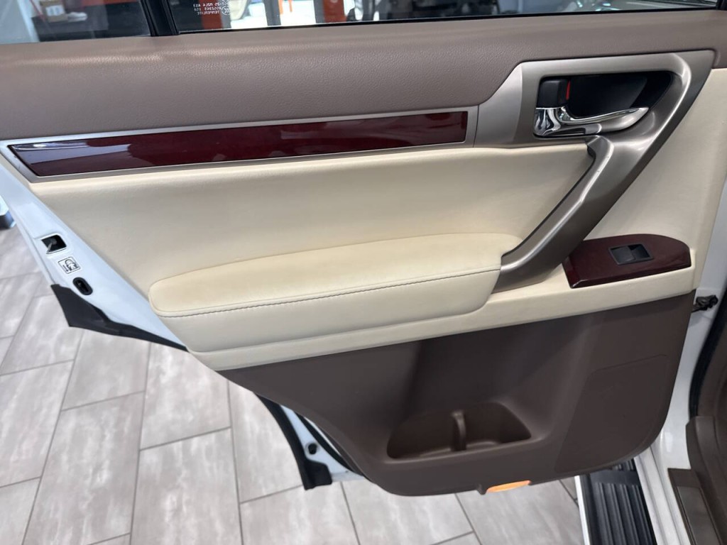 2015 Lexus GX 460 Image 27