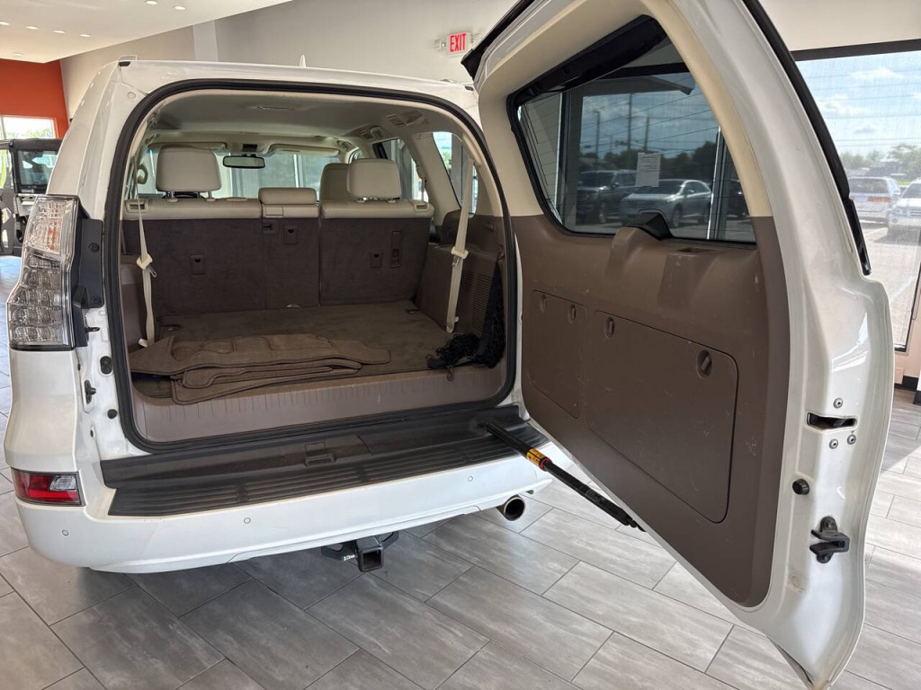 2015 Lexus GX 460 Image 31