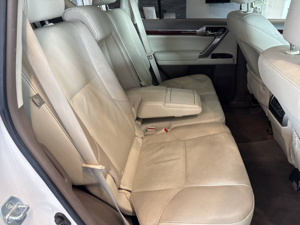 2015 Lexus GX 460 Image 38