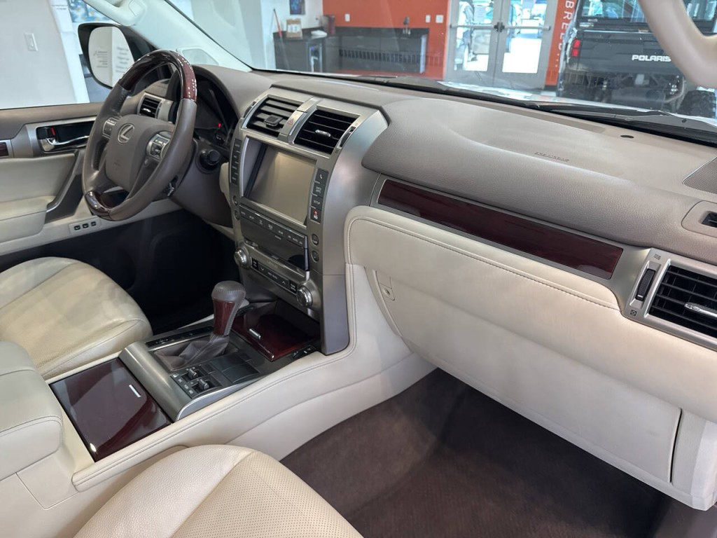 2015 Lexus GX 460 Image 42