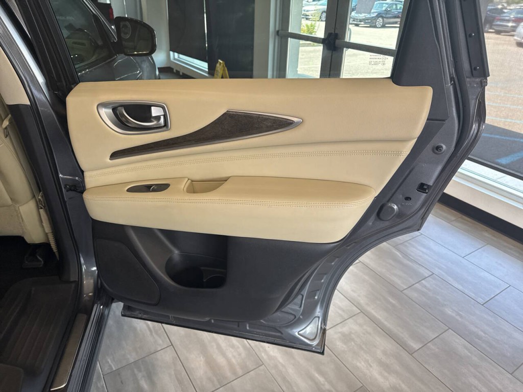 2015 INFINITI QX60 Image 32