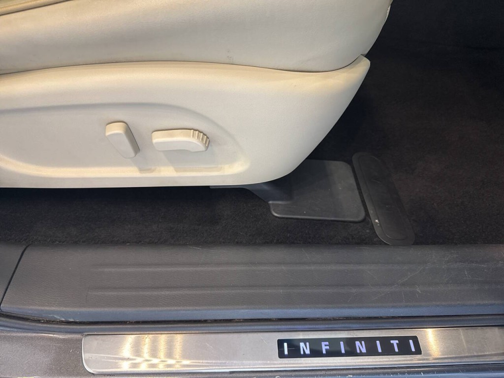 2015 INFINITI QX60 Image 38