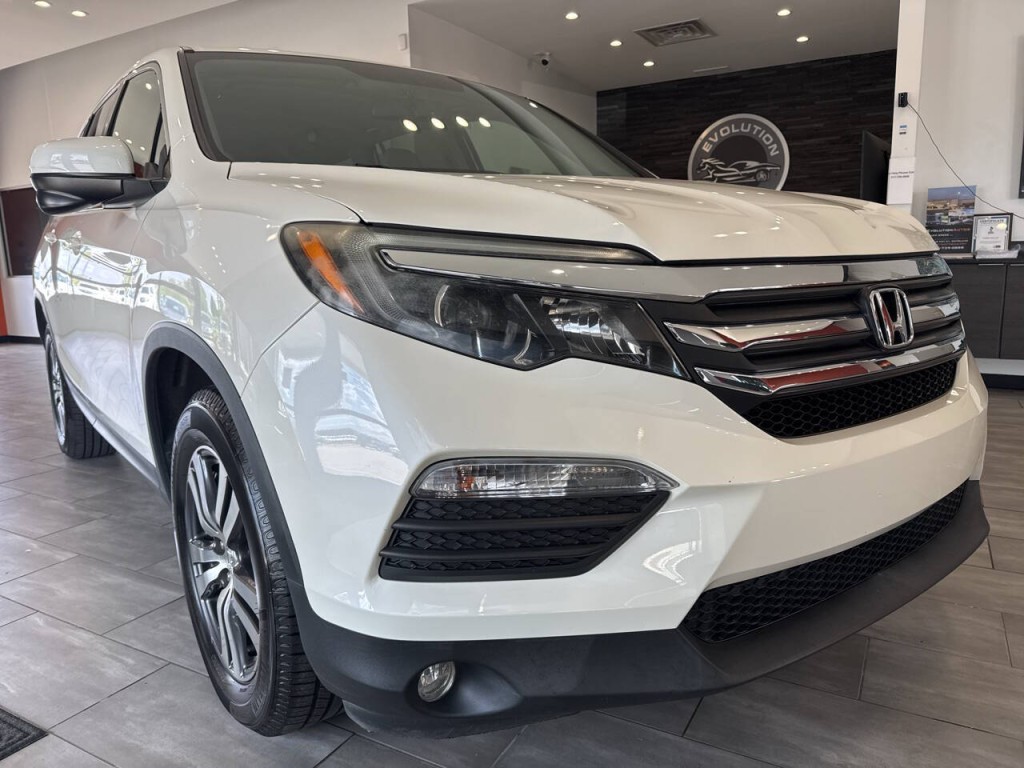 2017 Honda Pilot Image 1