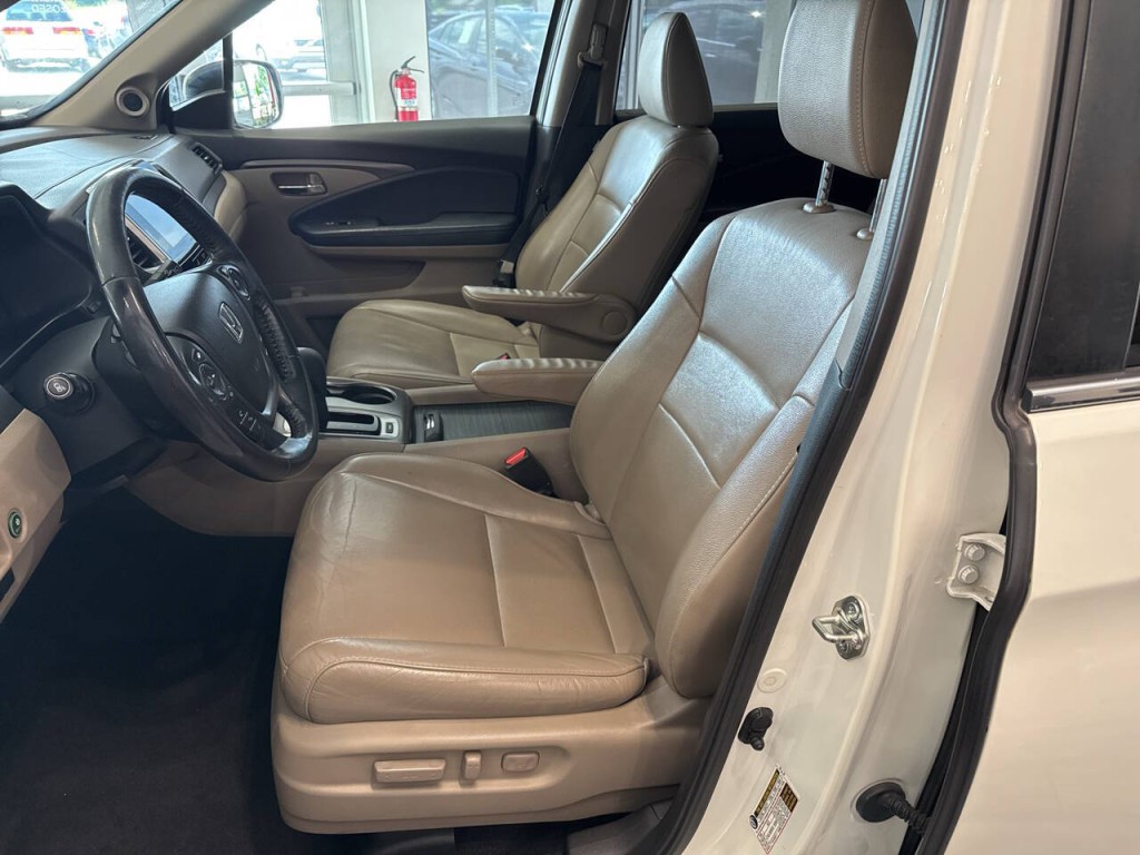2017 Honda Pilot Image 14