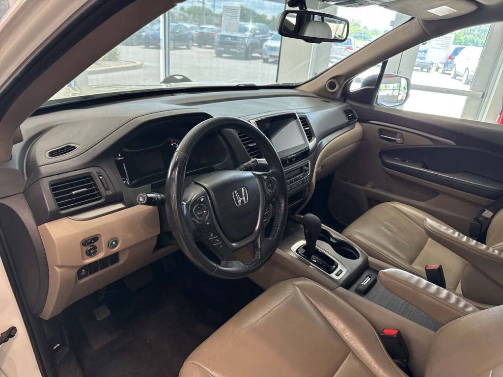 2017 Honda Pilot Image 16