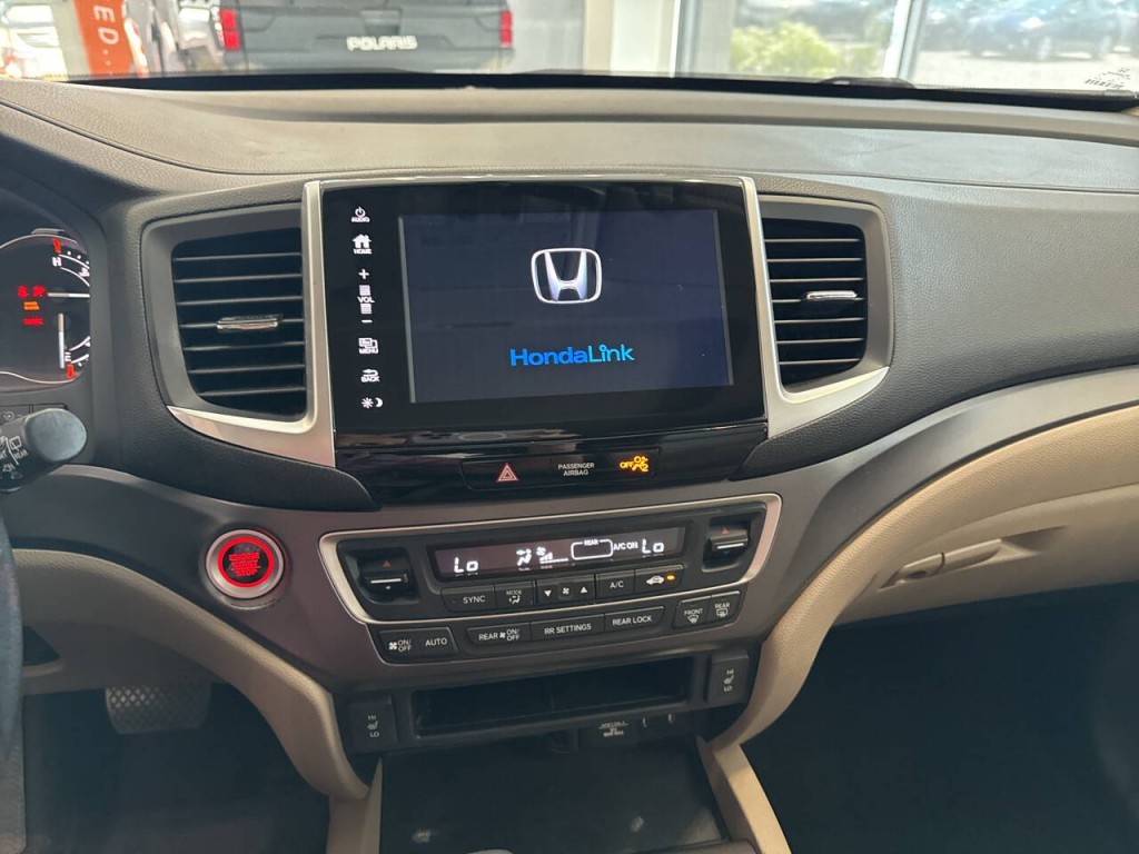 2017 Honda Pilot Image 19
