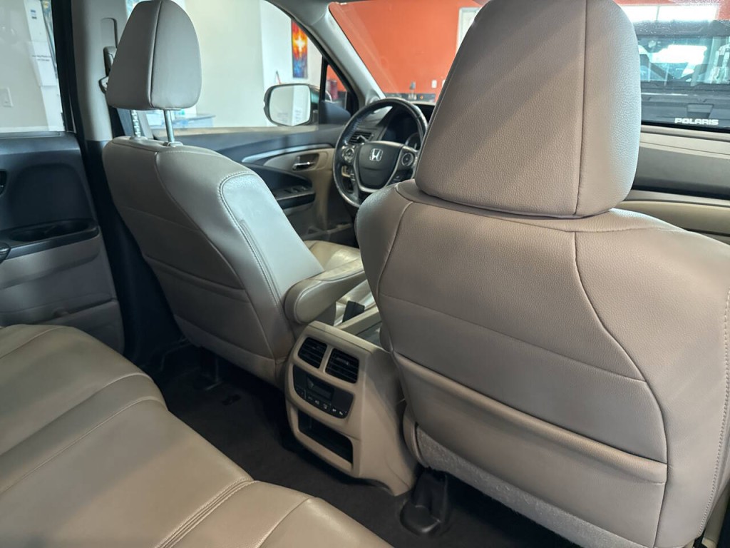 2017 Honda Pilot Image 31
