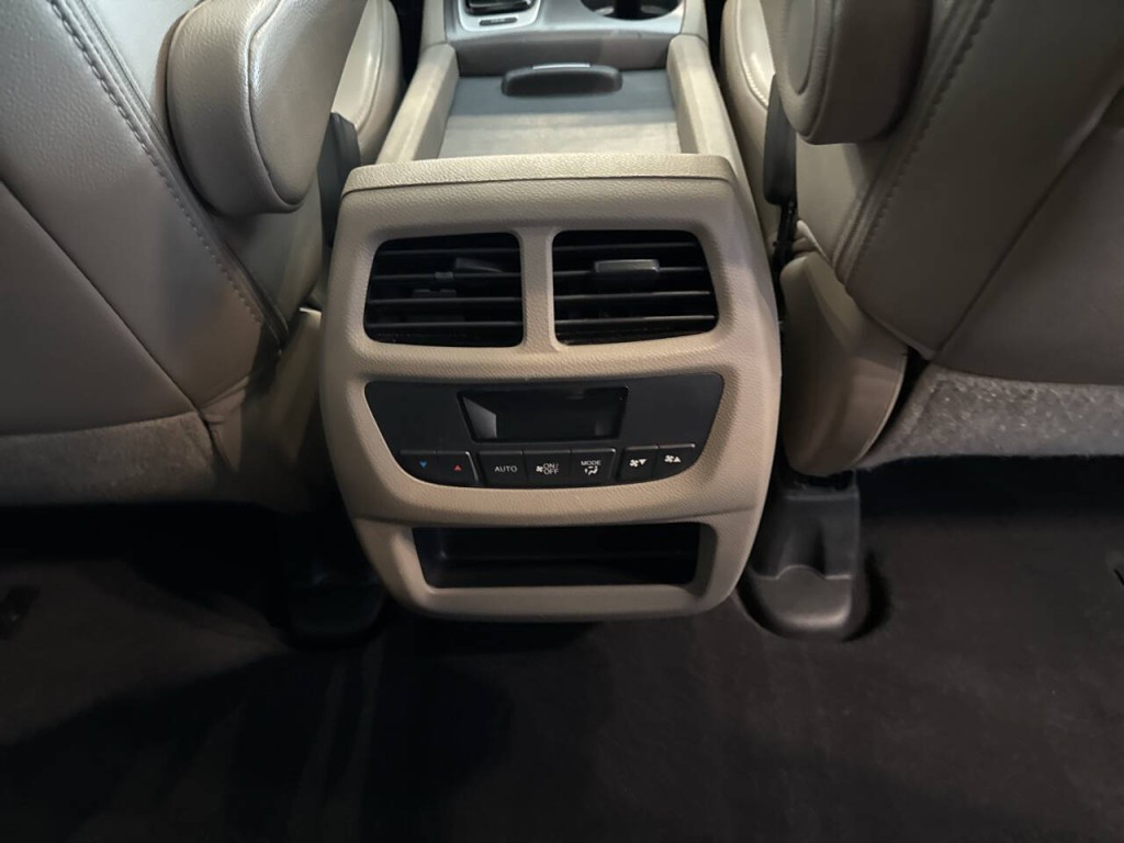 2017 Honda Pilot Image 32