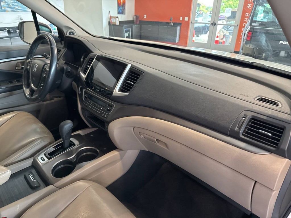 2017 Honda Pilot Image 38