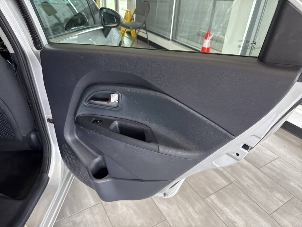 2013 Kia Rio Image 27