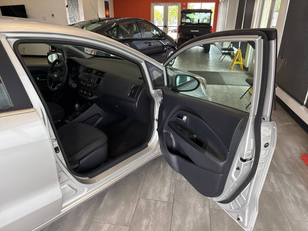 2013 Kia Rio Image 29