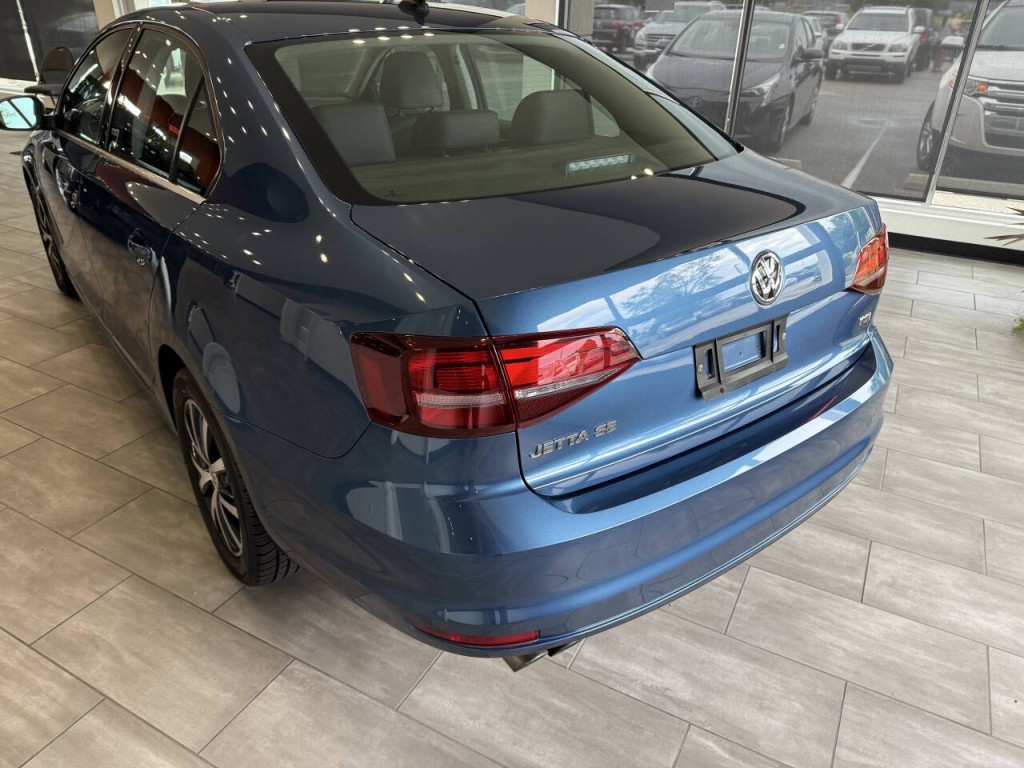 2017 Volkswagen Jetta Image 5
