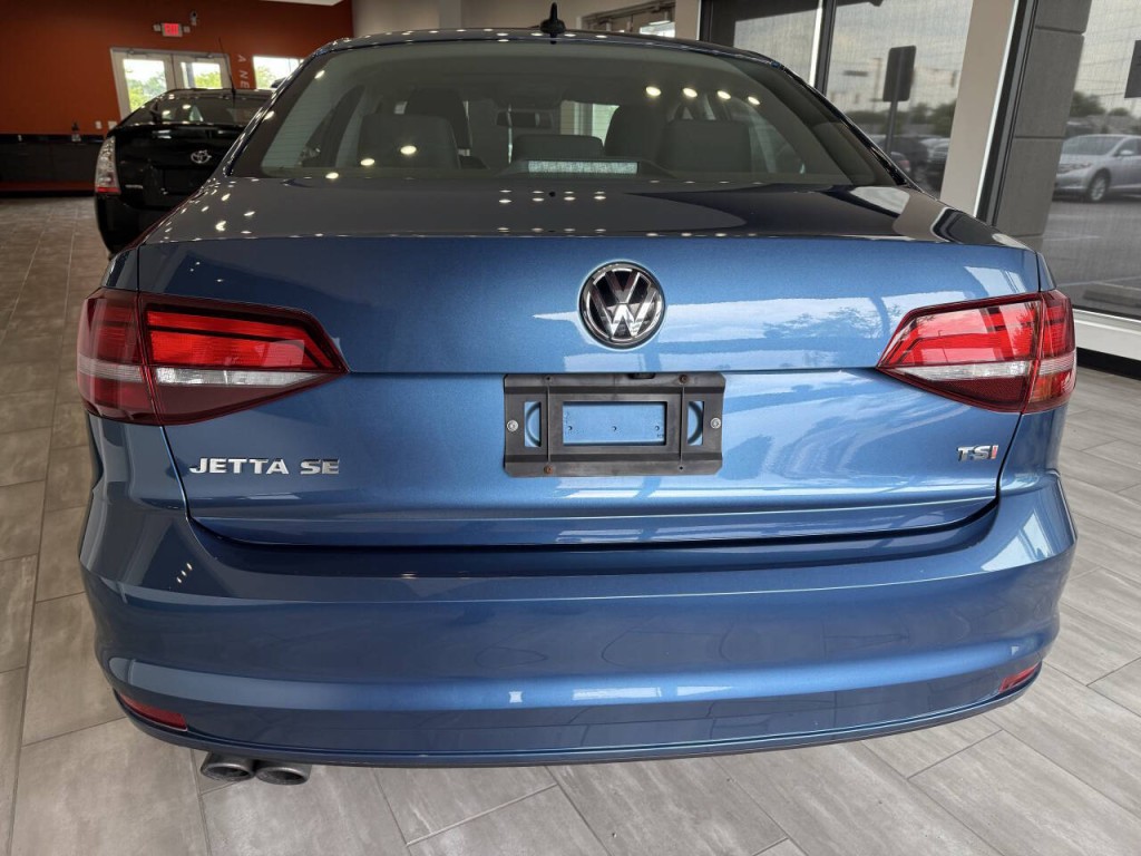 2017 Volkswagen Jetta Image 6