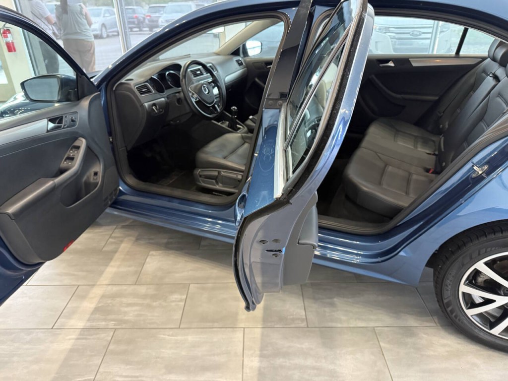 2017 Volkswagen Jetta Image 12