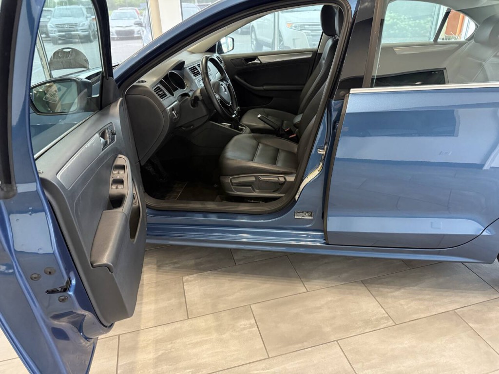 2017 Volkswagen Jetta Image 13