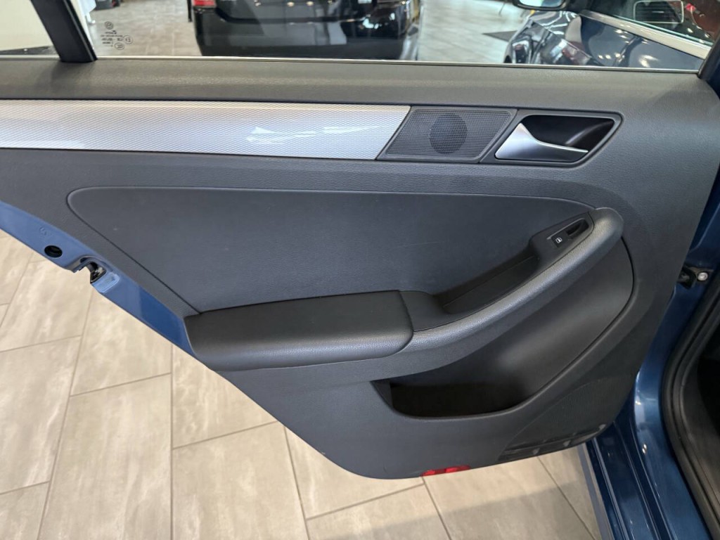 2017 Volkswagen Jetta Image 24