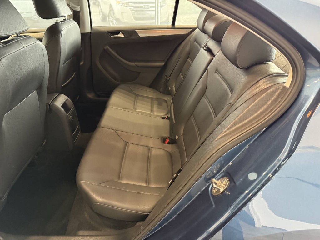 2017 Volkswagen Jetta Image 25