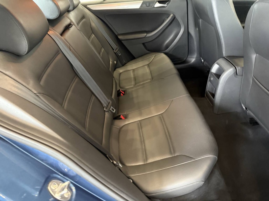 2017 Volkswagen Jetta Image 32