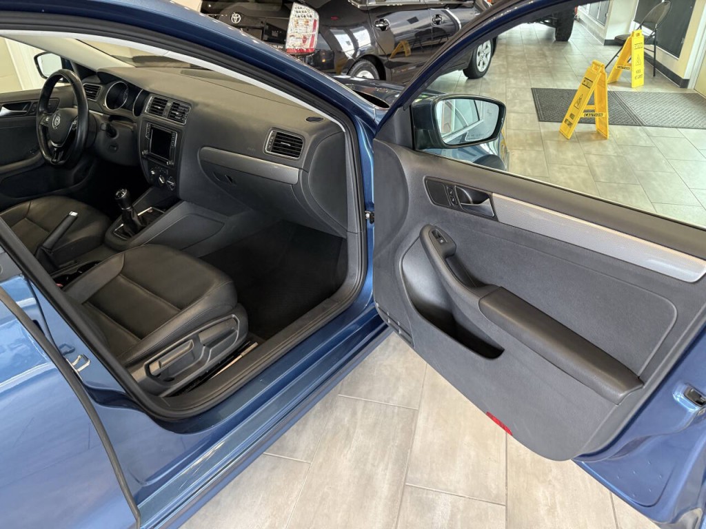 2017 Volkswagen Jetta Image 33