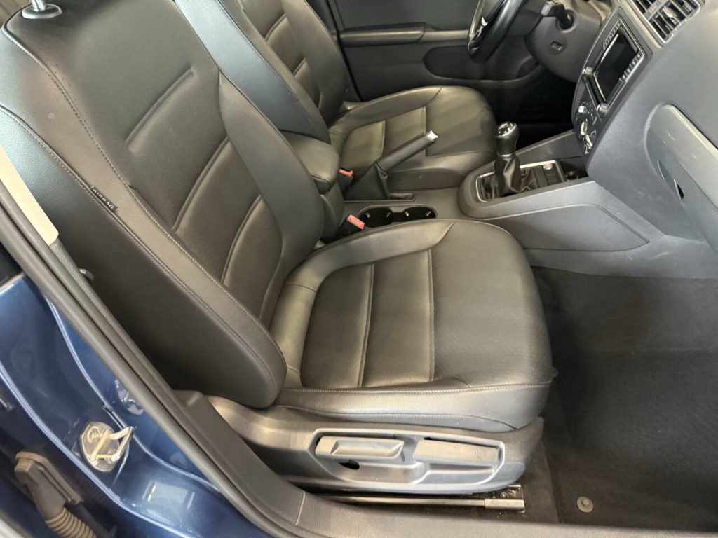 2017 Volkswagen Jetta Image 35