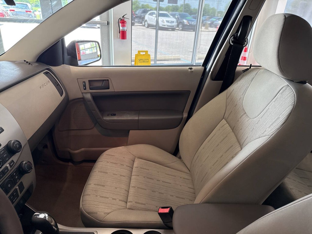 2009 Ford Focus Image 23