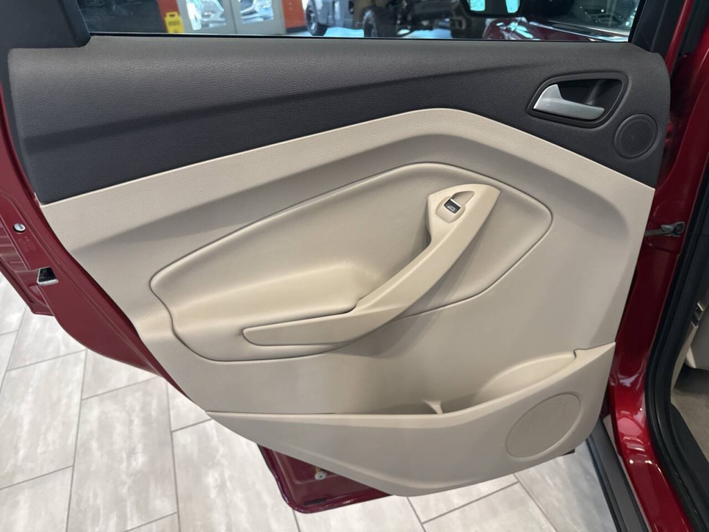 2016 Ford Escape Image 25