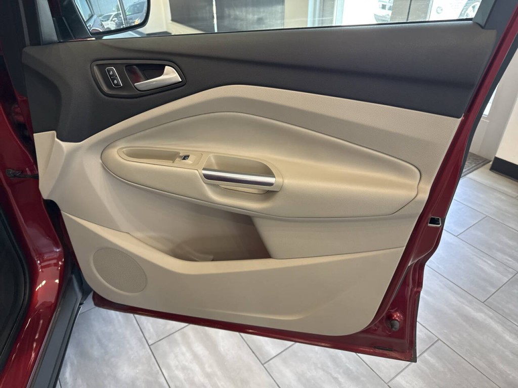 2016 Ford Escape Image 33