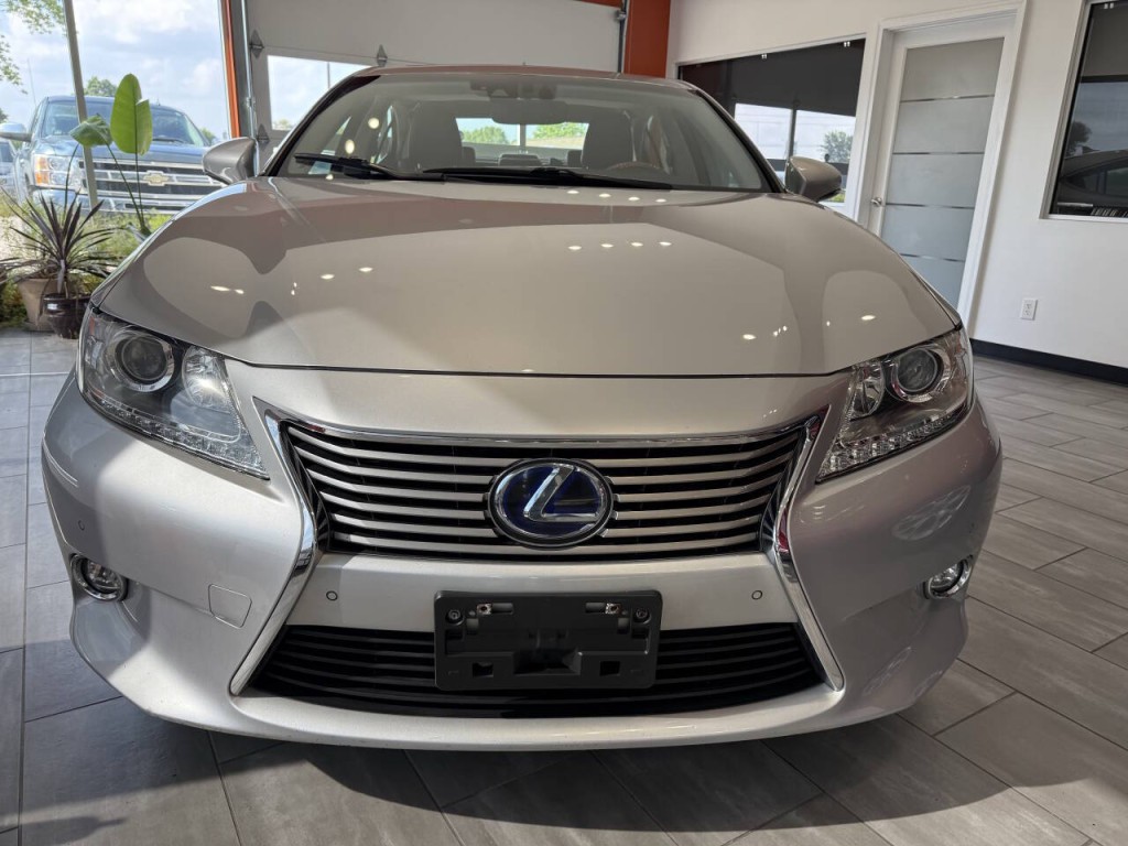 2014 Lexus ES 300 Image 2