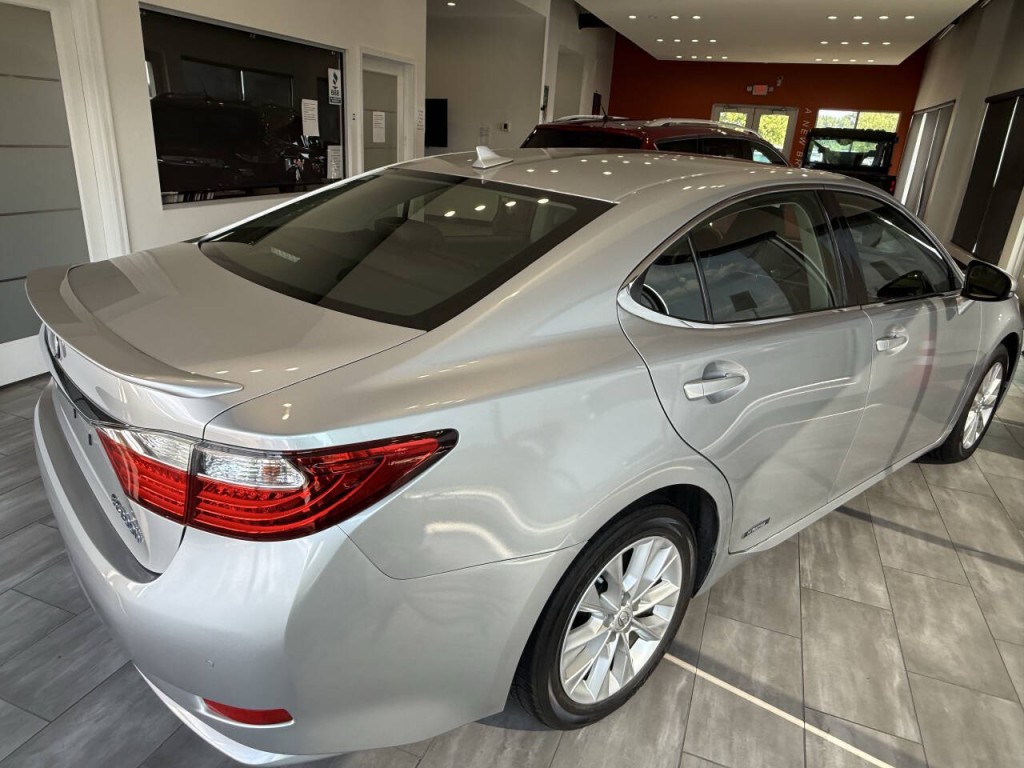 2014 Lexus ES 300 Image 9