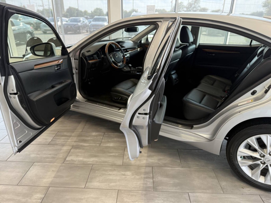2014 Lexus ES 300 Image 15