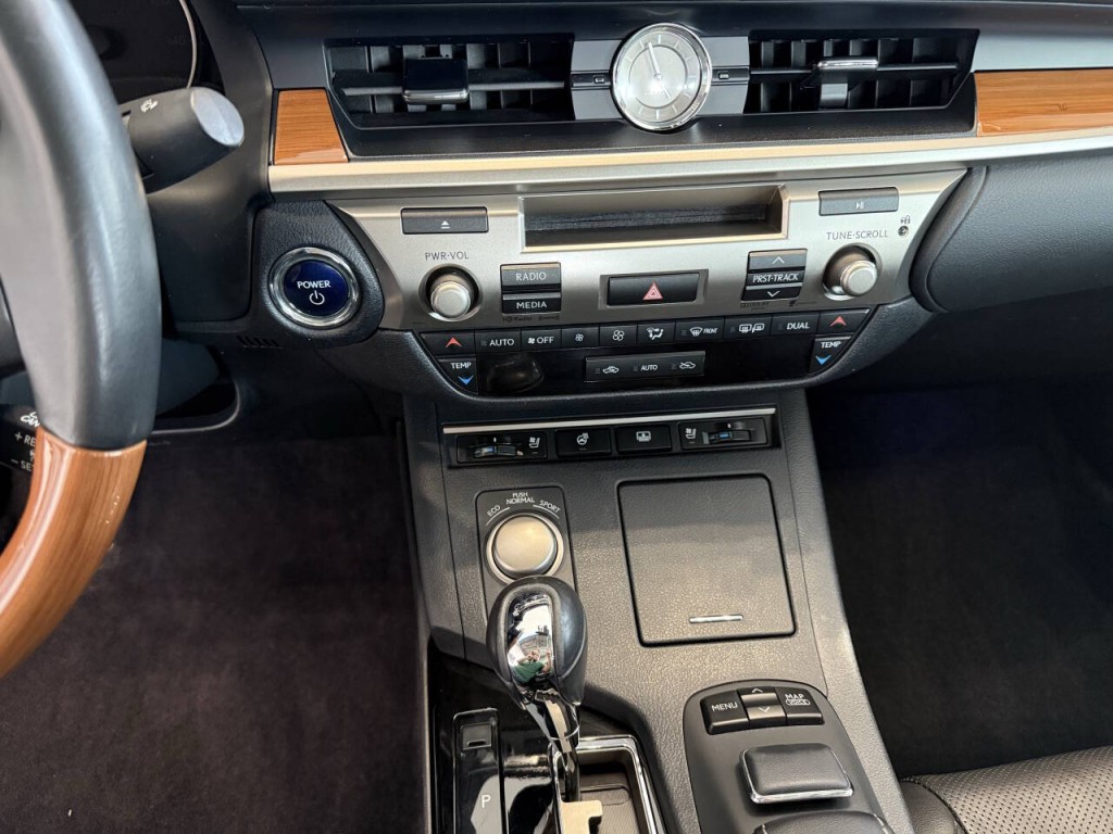 2014 Lexus ES 300 Image 24
