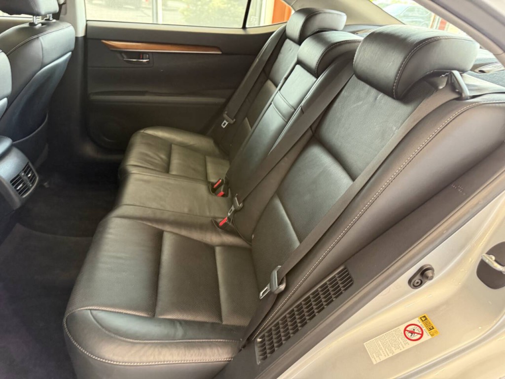 2014 Lexus ES 300 Image 38