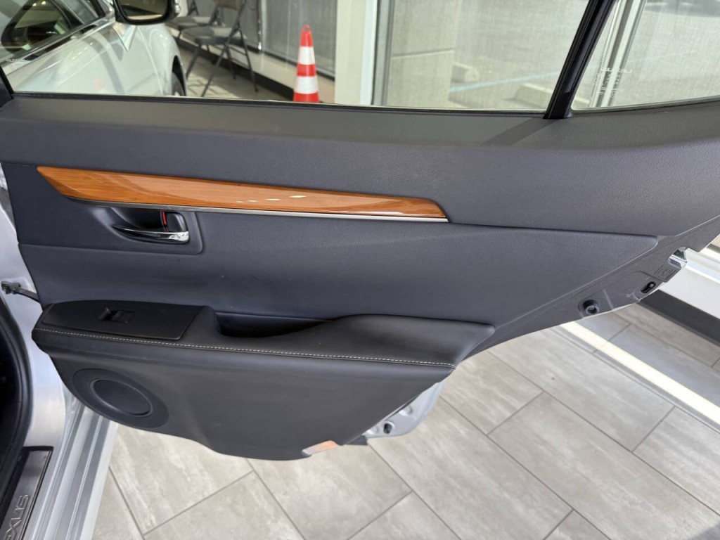 2014 Lexus ES 300 Image 46