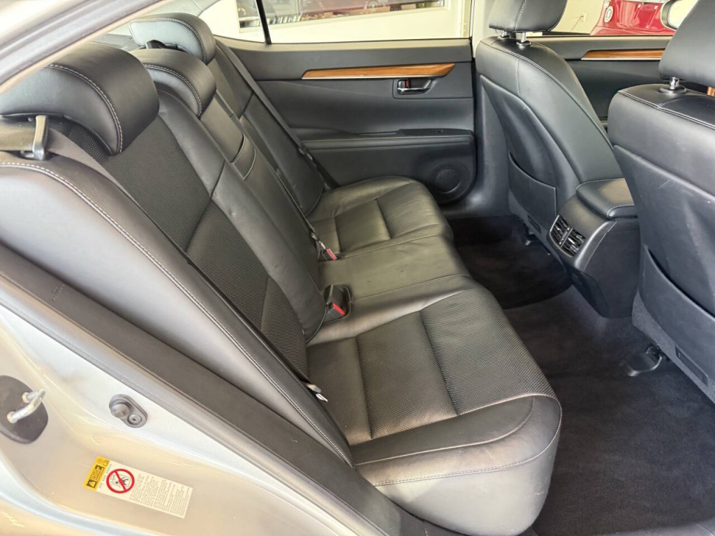 2014 Lexus ES 300 Image 47