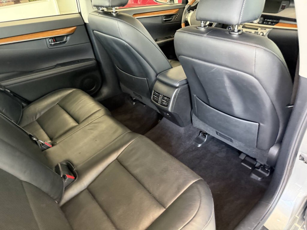 2014 Lexus ES 300 Image 48