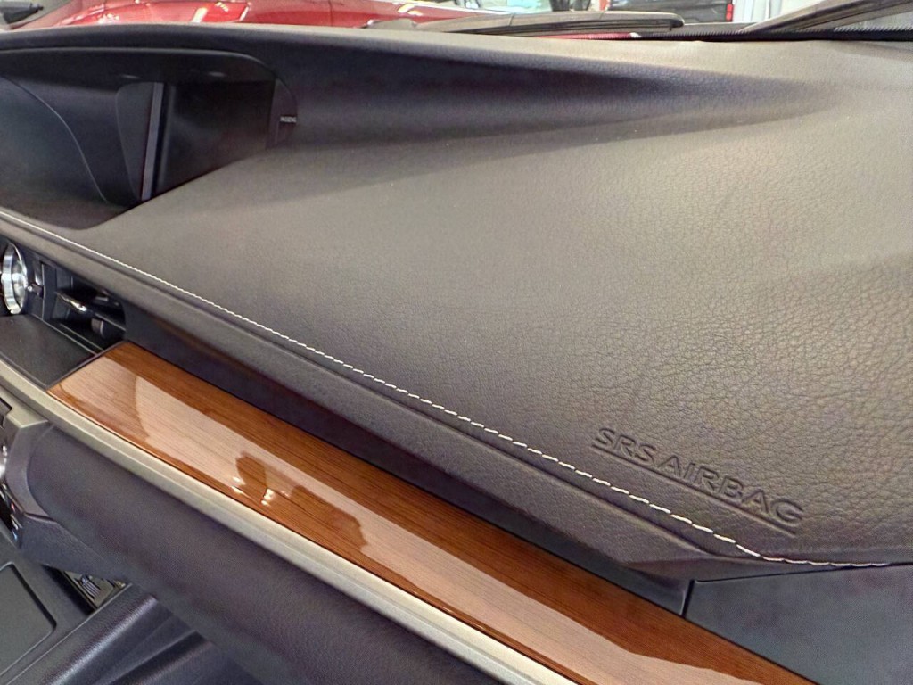 2014 Lexus ES 300 Image 51