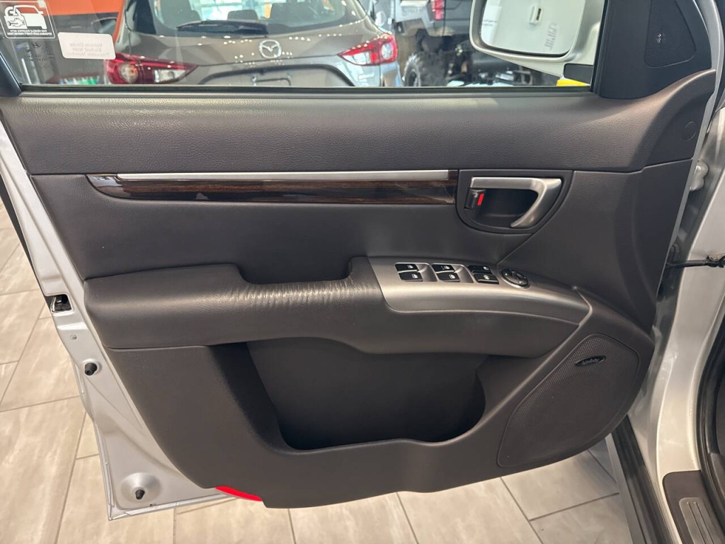 2011 Hyundai Santa Fe Image 15