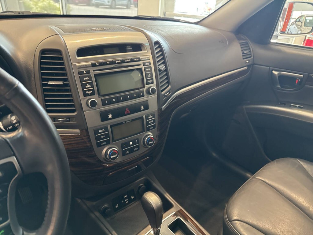 2011 Hyundai Santa Fe Image 21