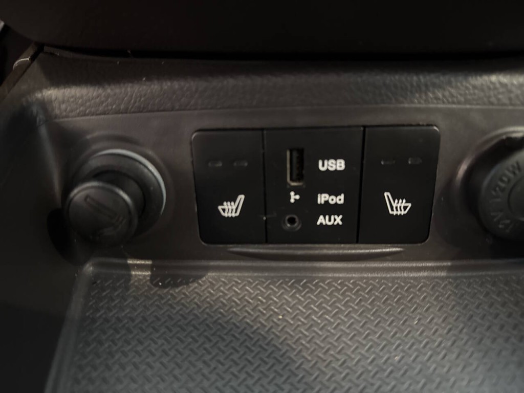 2011 Hyundai Santa Fe Image 24