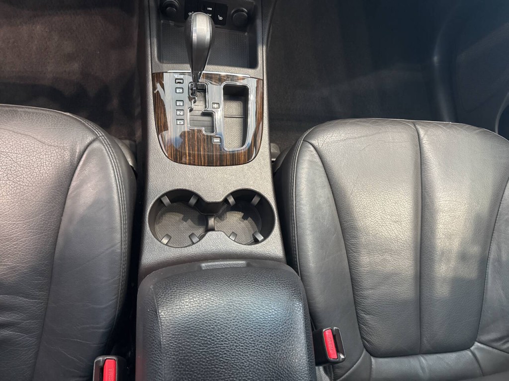 2011 Hyundai Santa Fe Image 25