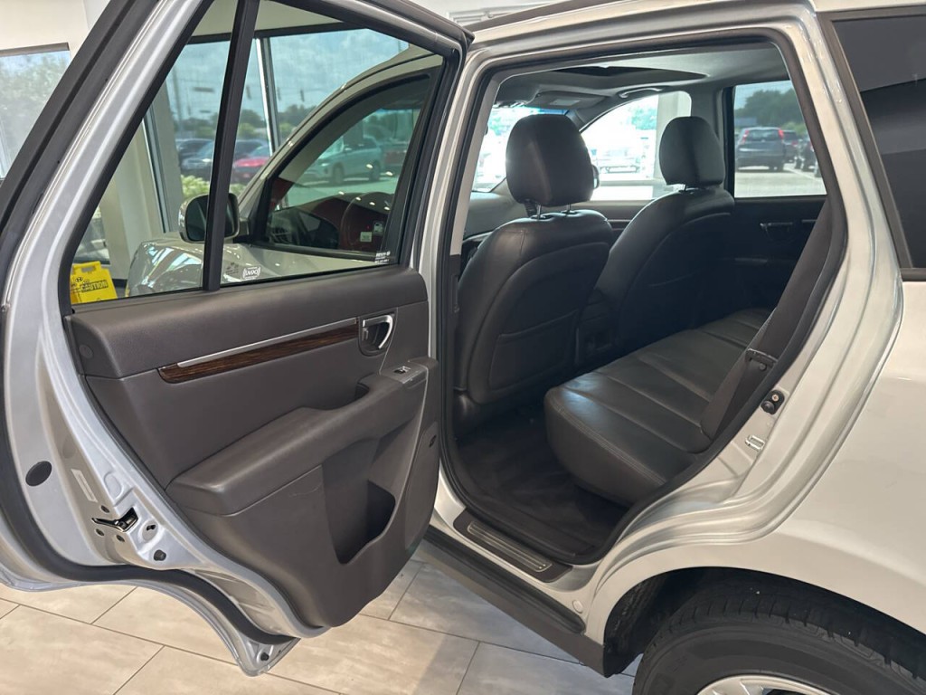 2011 Hyundai Santa Fe Image 28