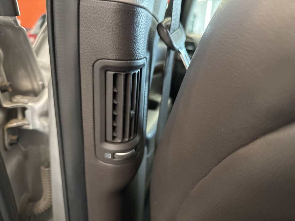 2011 Hyundai Santa Fe Image 31