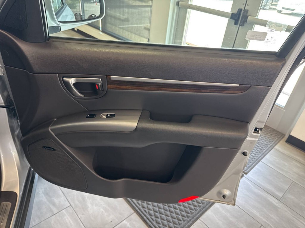 2011 Hyundai Santa Fe Image 36