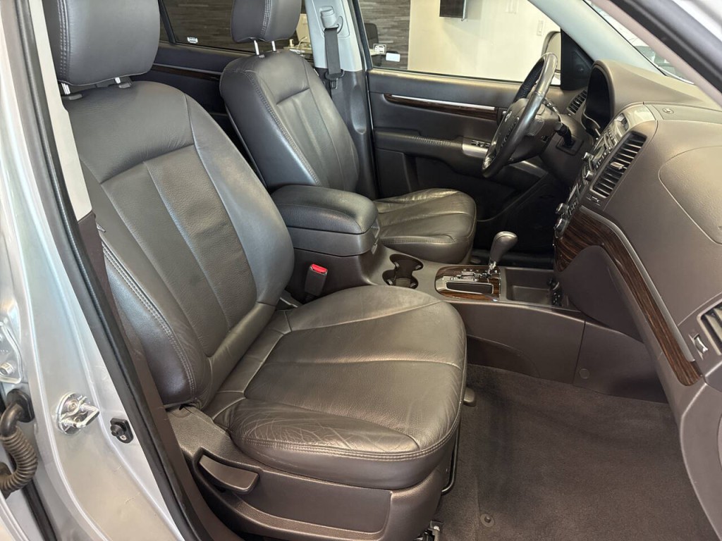 2011 Hyundai Santa Fe Image 37