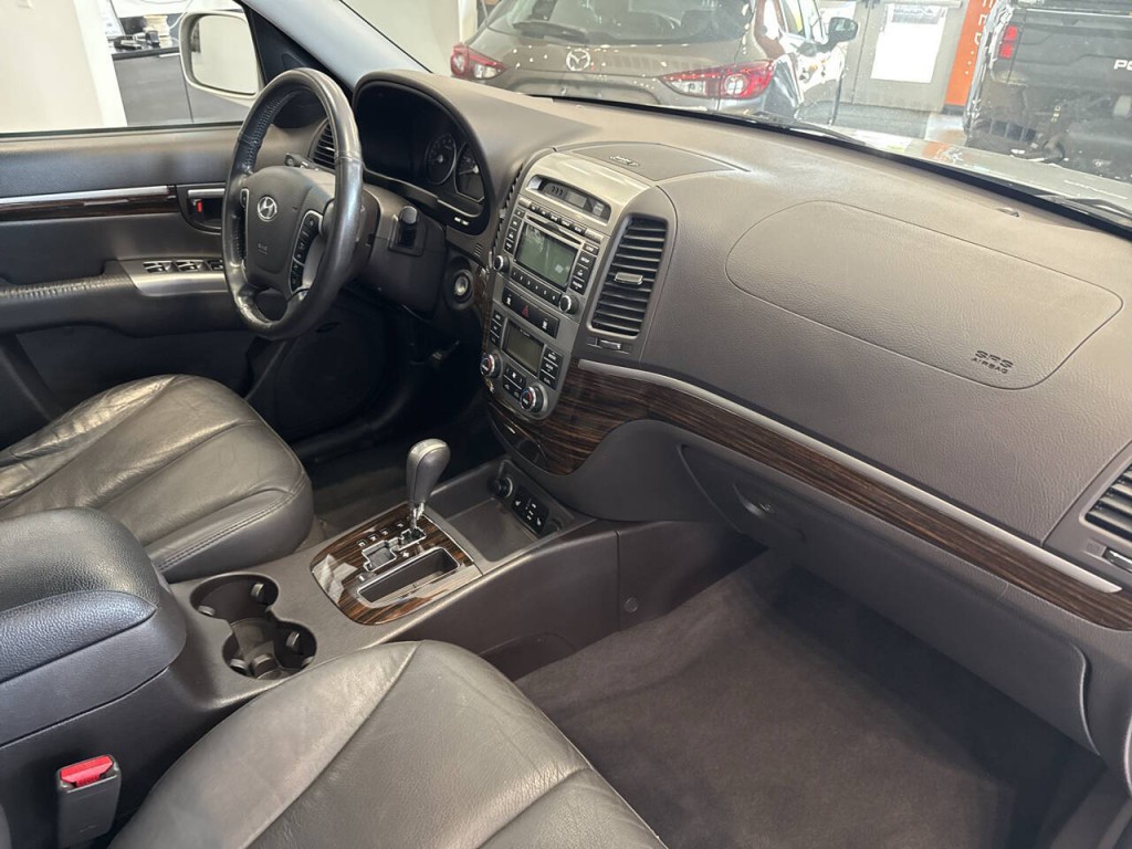 2011 Hyundai Santa Fe Image 38