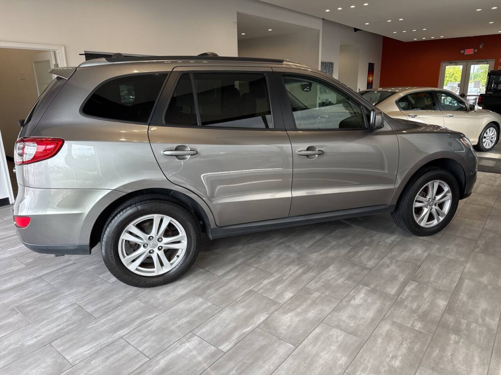 2012 Hyundai Santa Fe Image 8