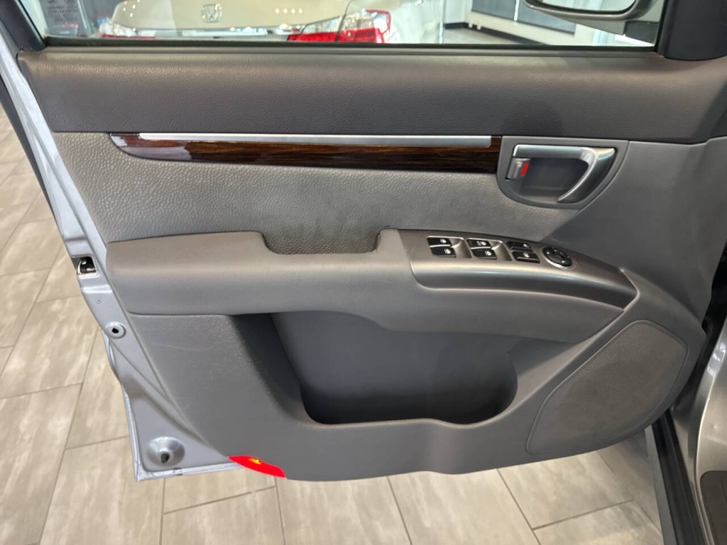 2012 Hyundai Santa Fe Image 12