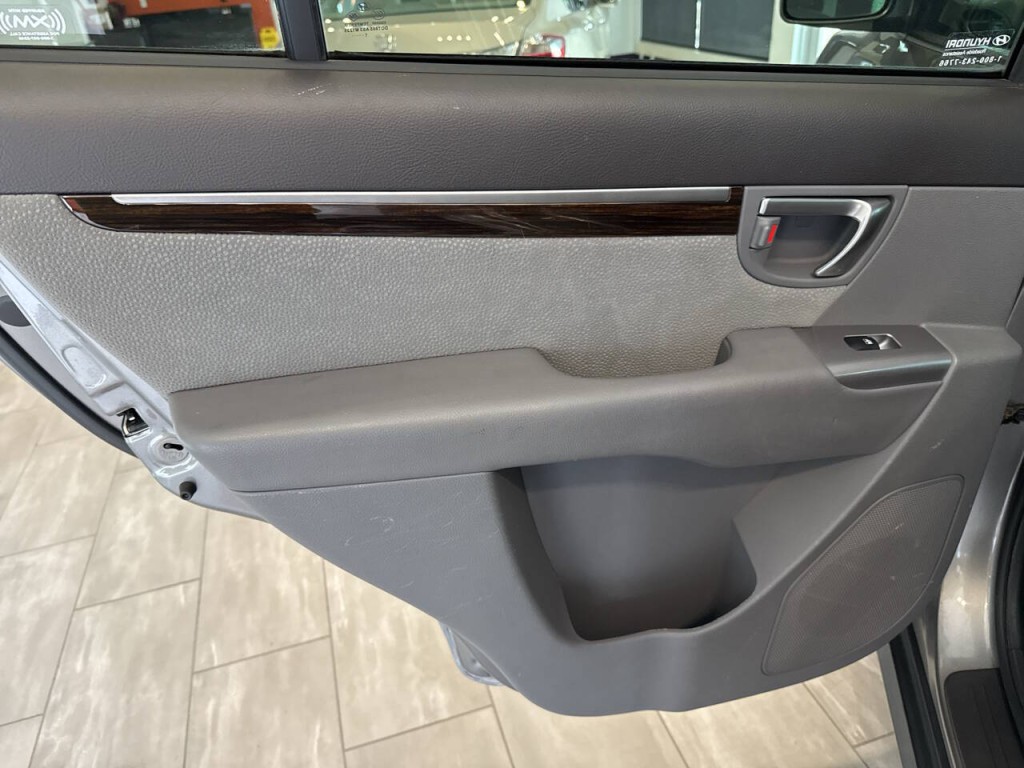 2012 Hyundai Santa Fe Image 22