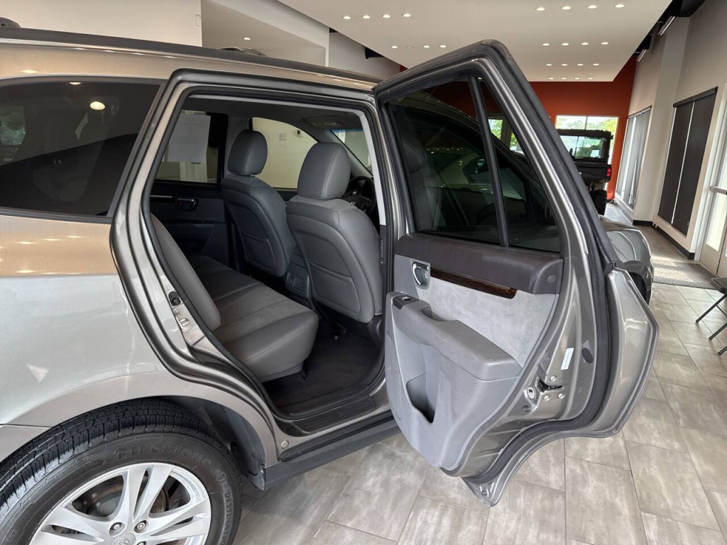 2012 Hyundai Santa Fe Image 28