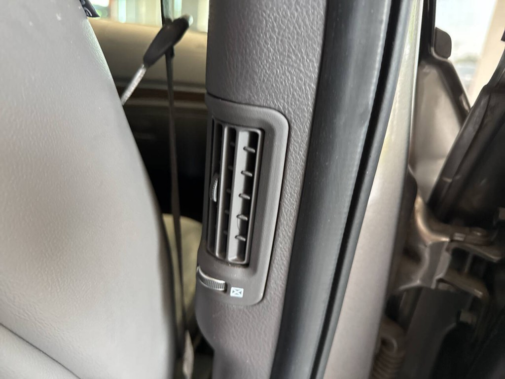 2012 Hyundai Santa Fe Image 32